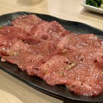 炭火焼肉ホルモンくう - 