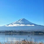 Michi No Eki Asagiri Kougen - 河口湖正面　若干逆さ富士^ ^