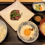 Dainamikku Kicchin Ando Ba- Hibiki - メインのステーキにご飯味噌汁