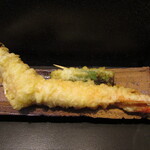 UOKATSU - 天ぷら5種盛り合わせの海老・ししとう