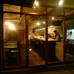 ブラン・ピエール - 中庭からみた店内