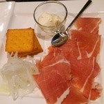 O'GOSSOおごっそお - 久々に塩辛くない生ハムに出会いました