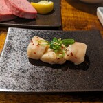 Yakiniku Kingu Kongu - こてこてﾎﾙﾓﾝﾊｰﾌ(塩だれ／ハーフ)∶605円