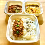 東京 京橋屋カレー - カレー三種盛りお弁当