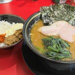王道家直系 IEKEI TOKYO - ラーメン＋半ライス