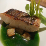 アコルドゥ - 青い旨味と魚　秋茄子とサザエ；アップ