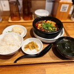 壽ゑ廣餃子 - 壽ゑ廣麻婆豆腐定食