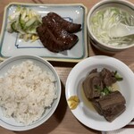 牛たん料理 閣 - 角煮セット1980円