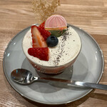 焼肉商店 いとおかし - ドルミール風パフェ