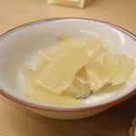 さか卯 - 上品な味のガリ