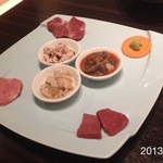 町屋やきにく密陽家 - 2013.11.17(日)19時半予約おまかせコース4000円　熟成肉は好みではなかった。