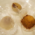 腰掛庵 - おすすめセットには3種類の和菓子が入っています（2012/11）