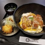 Tonkatsu Fumiya - 名物 ふみや かつ丼定食＋とぉ～り卵フライ