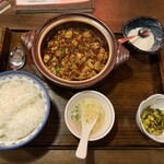 陳麻婆豆腐 - 陳麻婆豆腐土鍋仕立て　ライス大盛り