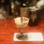 BAROSSA cocktailier - ② ラフランス+南仏修道院のジン+白ワイン、ウォッカ+ベルギー産チョコのショコラソース