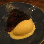 Ata - タタン、バニラアイスと