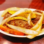ベトナム料理専門店 ハスナム - 牛肉と玉ねぎの炒め