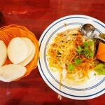 ベトナム料理専門店 ハスナム -  チキンサラダ