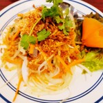 ベトナム料理専門店 ハスナム -  チキンサラダ