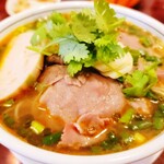 ベトナム料理専門店 ハスナム - ブンボーフェ（辛口牛肉米粉麺）