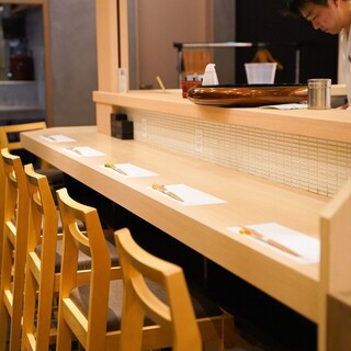 お一人様でも◎カウンター席あります