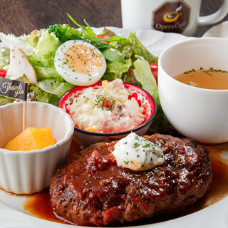 We offer Sweets that are perfect for a great value lunch or a short break♪