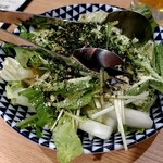 鮨・酒・肴 杉玉 - ぽん酢とチーズで食べる、
            シャキシャキ白菜サラダ