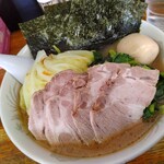横浜ラーメン厨房 うえむらや - 料理写真: