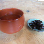 そば処元気屋 - まず、蕎麦茶と黒豆