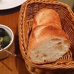 ル・ボア - バケット(オリーブつき)