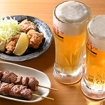 Tonkichi Motsuyaki Sakaba - Cセット(カラアゲ＋串2本＋ビール2)