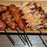 焼鳥・鮮魚×個室和ダイニング 二代目 鳥久 - 焼き鳥6点盛り合わせ