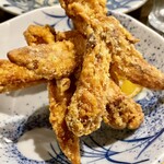 ぴんぽん - 鳥の唐揚げ  手羽先！魚だけじゃなくこういうのも挟んでいきましょ！