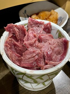 Pim Pon - モウカの星(モウカザメの心臓)  気仙沼へ来たらコイツを食べなきゃ！レバ刺しのようだけど臭みは1ミリもなく、食べ応え抜群！