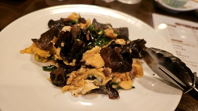 ろっくす &ndash; 泉外旭川 ダイニングバーで楽しむ夜のグルメとドリンク