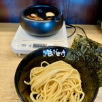 麺屋 あびすけ - 常に熱い付けスープで食べる太麺のつけ麺は、食が進みますね。麺大盛り無料です。これはは普通盛り。