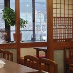 そば処 更科 - 二階の窓際、右奥には"小上がり"もあります。