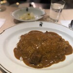 インデアンカレー - デフォルトのカレーは830円