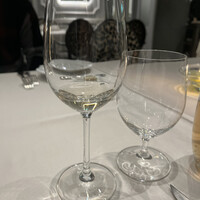 アッシュ - あま海老にかけたオイルに香り付したのと同じハーブを水出ししたもの