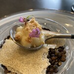 Restaurant Laplace - アミューズ④  赤いか、洋梨、ヘーゼルナッツ