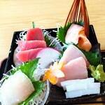 Kappou Mihara - 鮪、鯛、はまち、トロサーモン、イカ