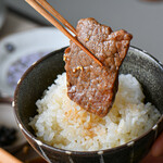 Shimoi Hanare Gohan To Niku - on the rice