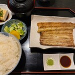 安川 - 白焼き上+定食(200円)