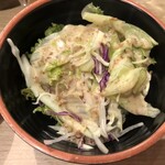 焼肉 九田家 - サラダ。これも食べ放題。