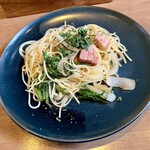 Pasta CERCHI - ランチ(春菊とベーコンのオイルパスタ)¥900