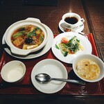 Tonchinkan - 豚バラと野菜の土鍋ごはん (1,210円・税込)＆コーヒー (165円)