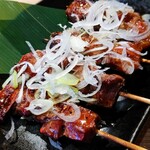 Sumibi yakitori yakiton taishou - 豚タン・豚カシラ