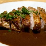 洋食 おがた - 外はフライパンでこんがり焼き上げられている