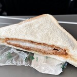 ハースブラウン - ロースカツサンド335円