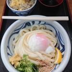 Umajiya - 温玉ぶっかけ(小・冷)と、日替りご飯